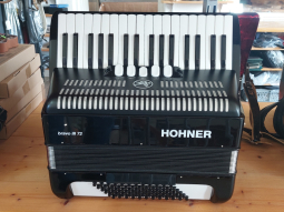 Akkordeon Hohner Bravo III (schwarz)